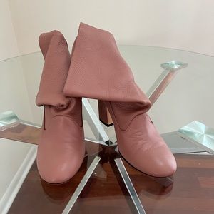 AGL Mauve booties size 39 in good condition